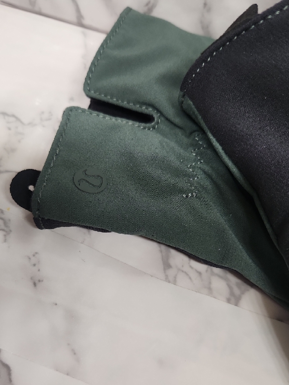 lululemon athletica Women's Olive Green Insulated Gloves - Picture 5 of 6